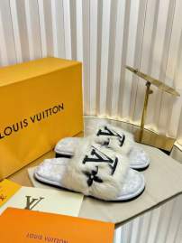 Picture of Louis Vuitton Slippers _SKULVsz35-39mnq1116519